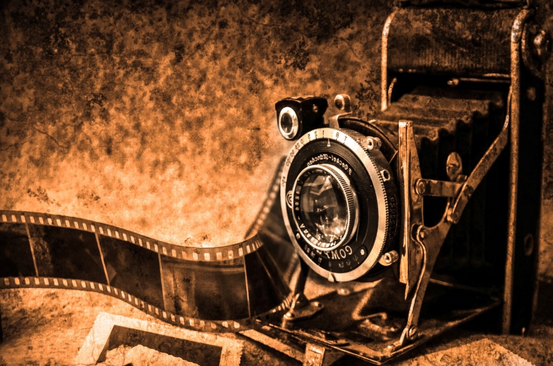 photographe-LA MARTRE-min_light-wood-night-camera-photography-vintage-1245236-pxhere.com